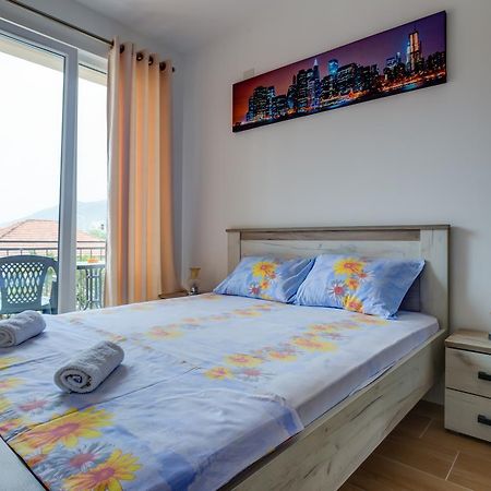 Petkovic Accommodation Tivat Extérieur photo