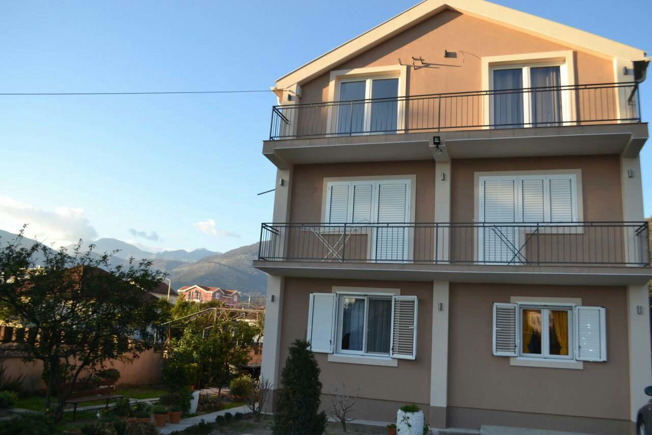 Petkovic Accommodation Tivat Extérieur photo