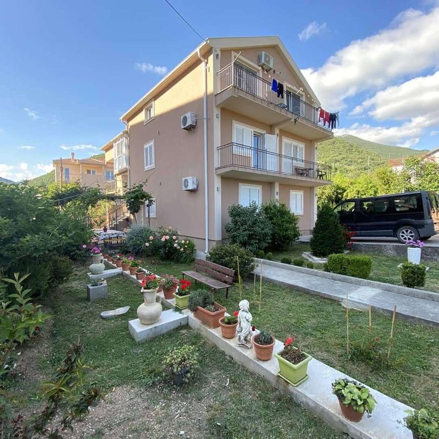 Petkovic Accommodation Tivat Extérieur photo